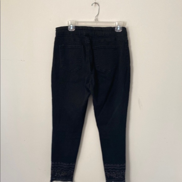 Tribal Black Ankle Cropped Jeans with Tapered Leg - Picture 4 of 7